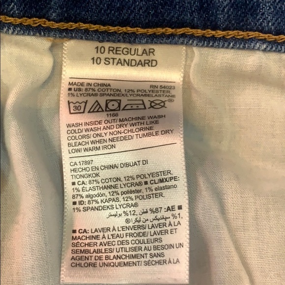 OLD NAVY Denim Shorts - Picture 4 of 6